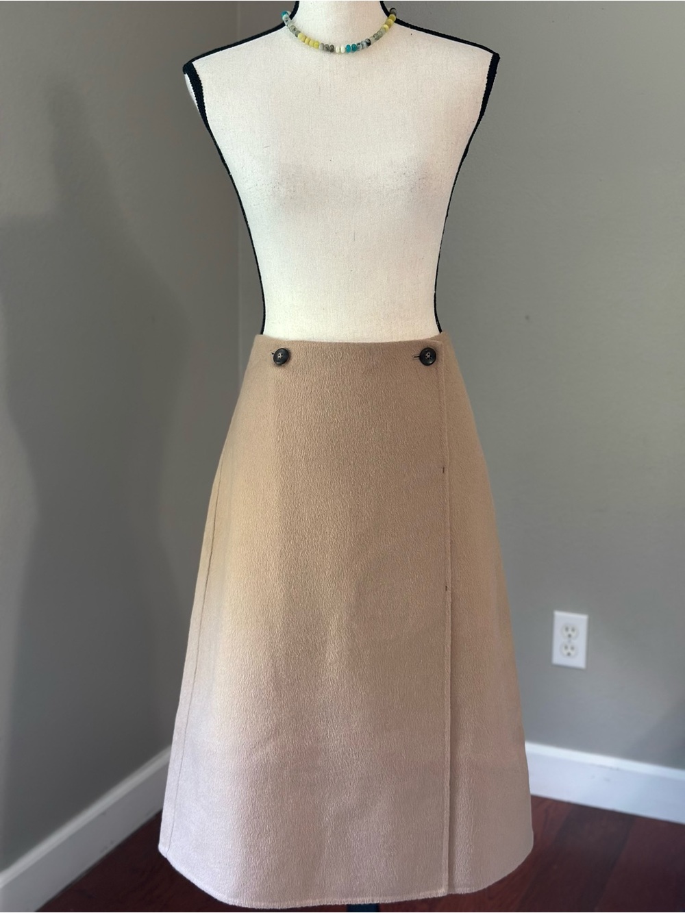NEW Calvin Klein Wool Blend Camel A-Line 2 Front Button Waist Quiet Luxury Skirt